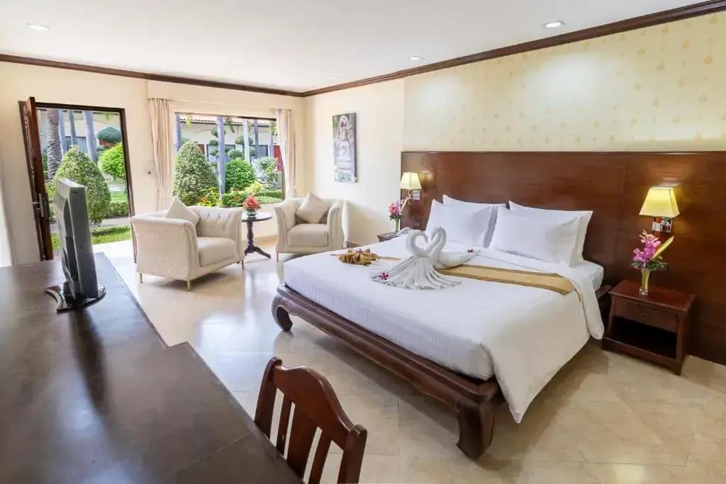 Deluxe Double room with garden view full double bed
