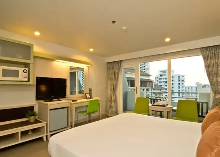 Deluxe Double room with balcony full double bed