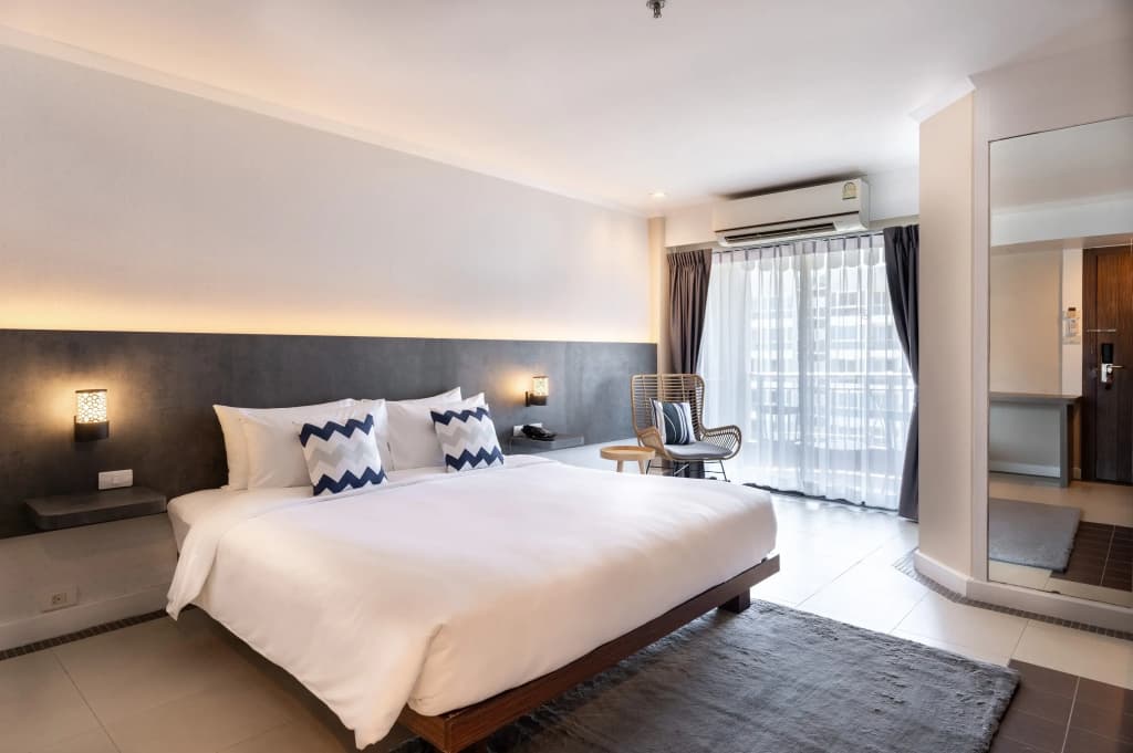 Deluxe Double room with balcony full double bed