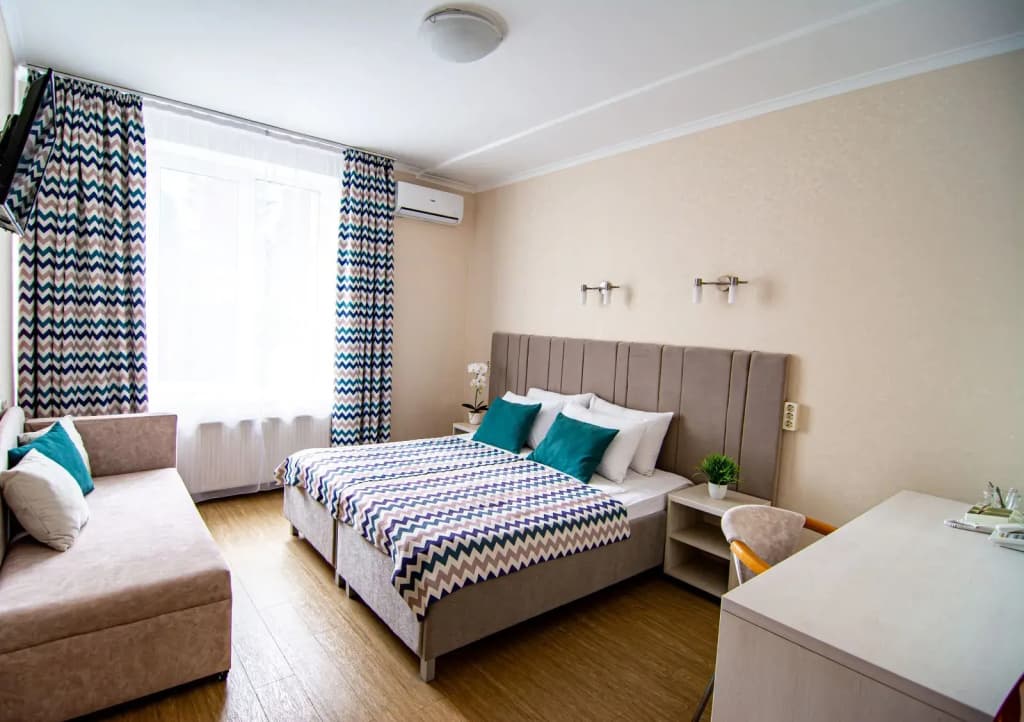Standard Double Family room with city view full double bed