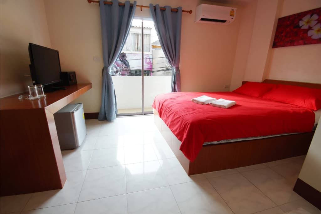 Standard Front Double room with balcony and with city view full double bed