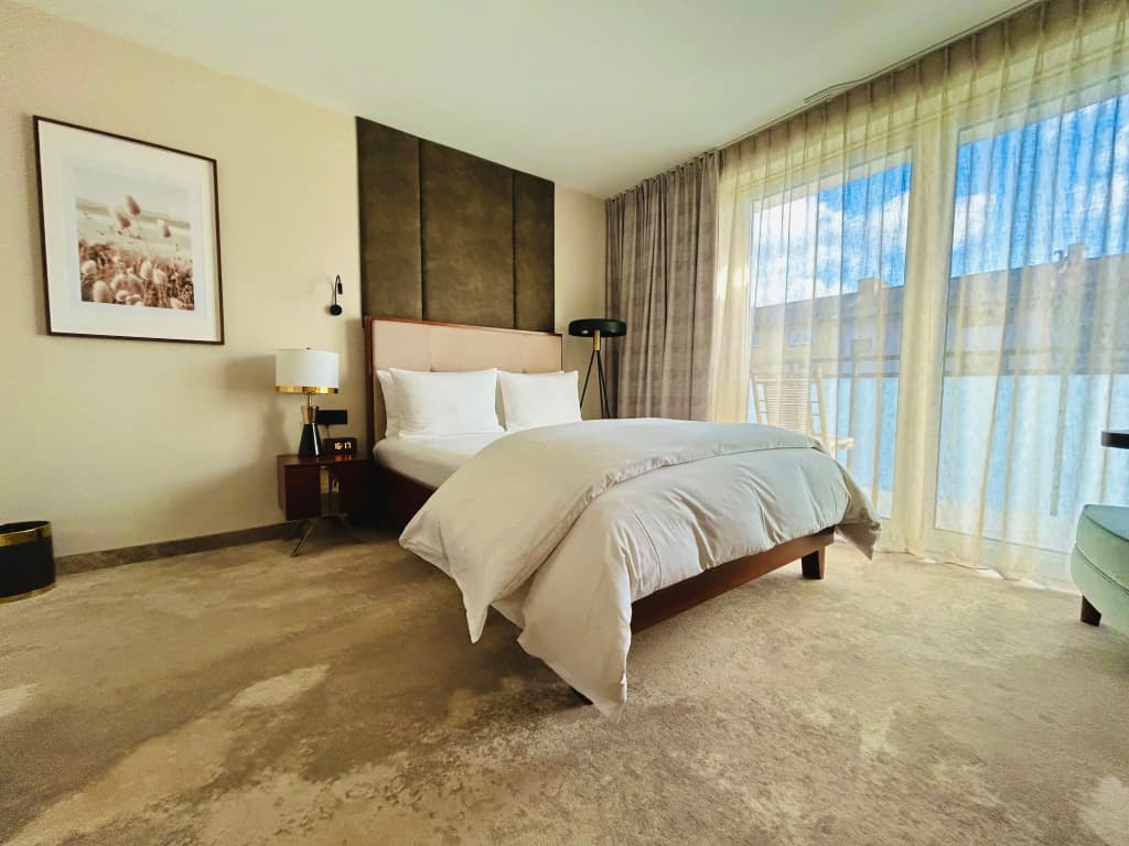 Executive Double room with balcony full double bed