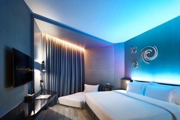 Deluxe Double room with balcony and with sea view full double bed