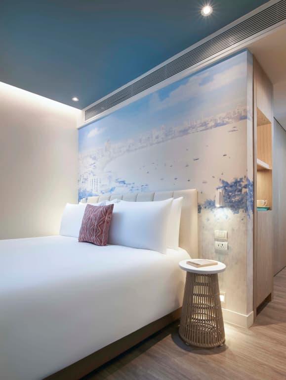 Superior Double room with balcony and with city view full double bed