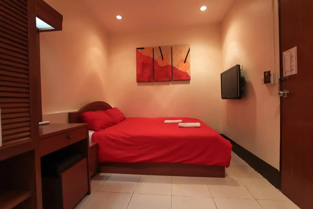 Standard Type B Without Window Double room full double bed