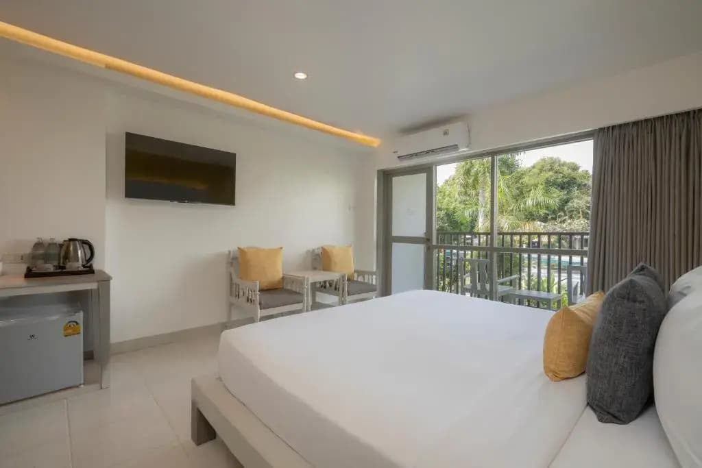 Superior Double room with balcony and with pool view full double bed