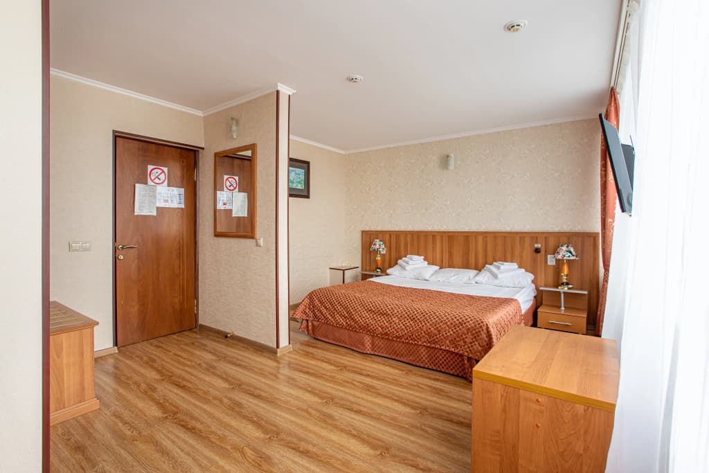 Comfort Double room with city view full double bed