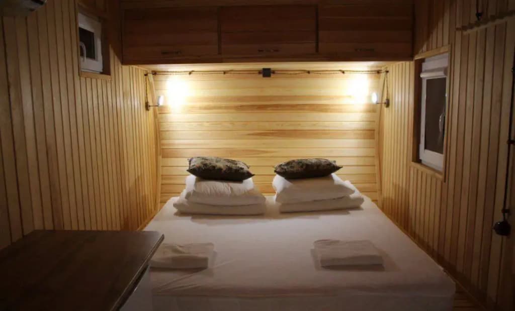 Economy room