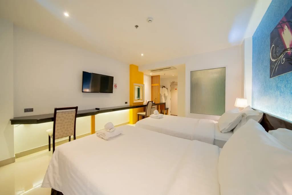 Deluxe Double room twin beds