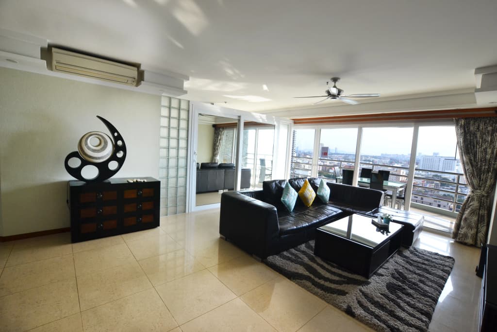 2 Bedrooms Suite with balcony and with ocean view