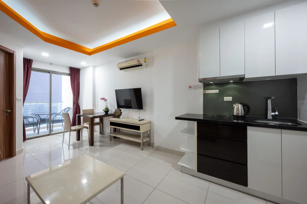 Economy Double room with balcony and with city view full double bed