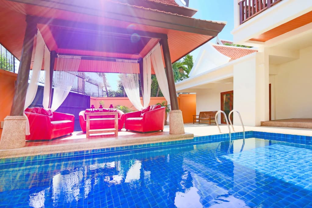 4 Bedrooms Villa