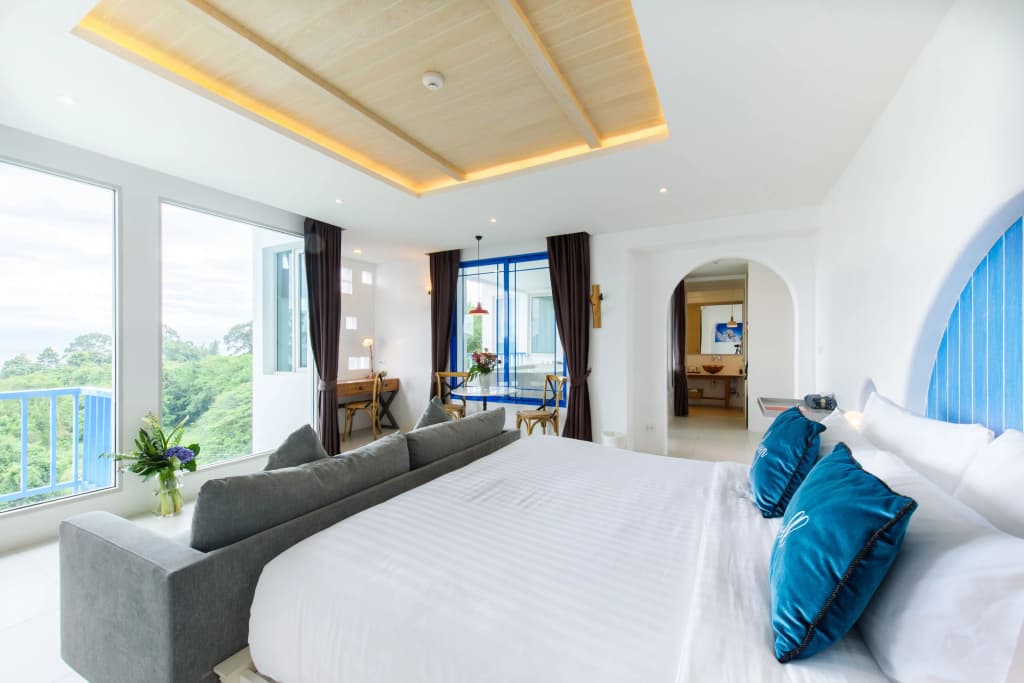 Deluxe room with ocean view