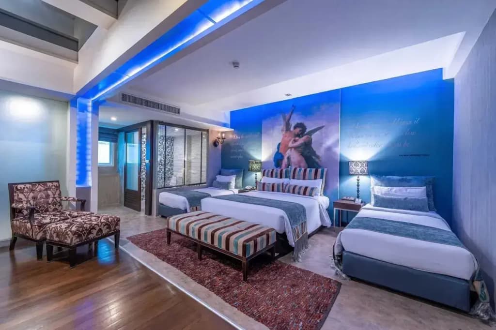 M Boutique Wing room