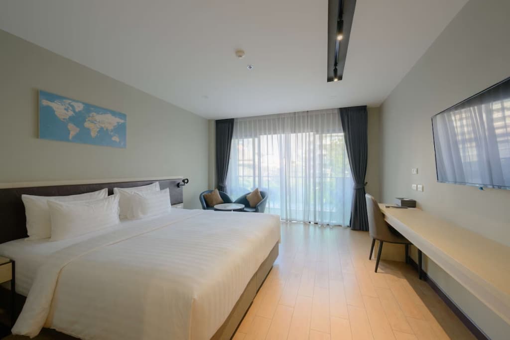 Premium Double room with pool view twin beds