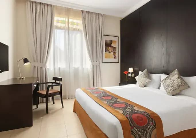 Sapphire Double Suite full double bed