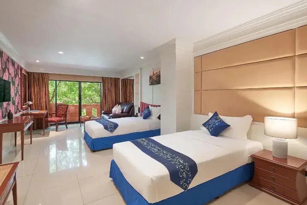 Grand Deluxe Double room twin beds