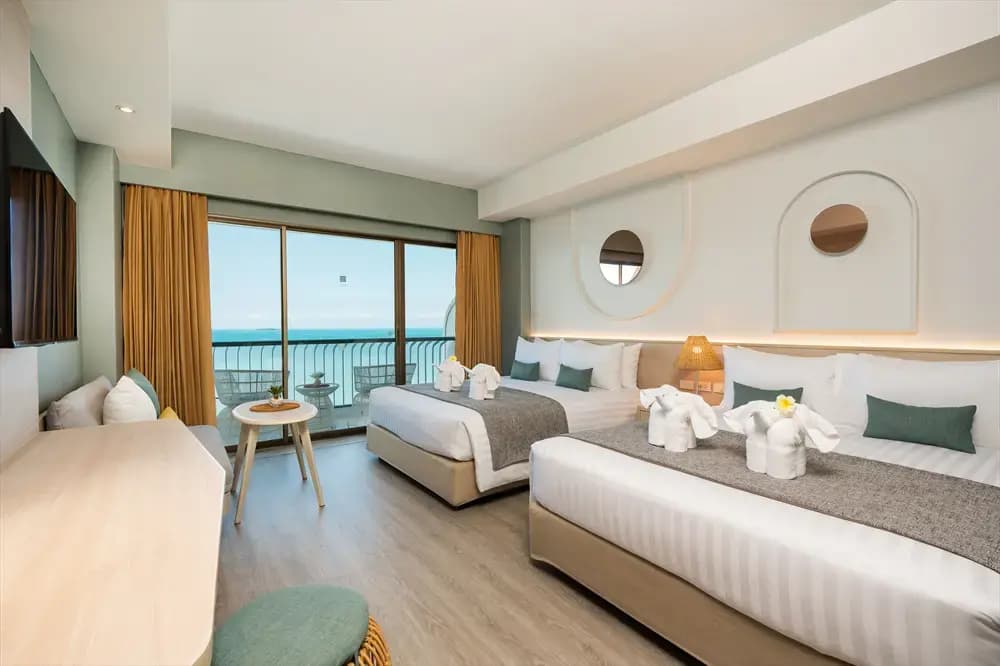 Deluxe Family room with ocean view