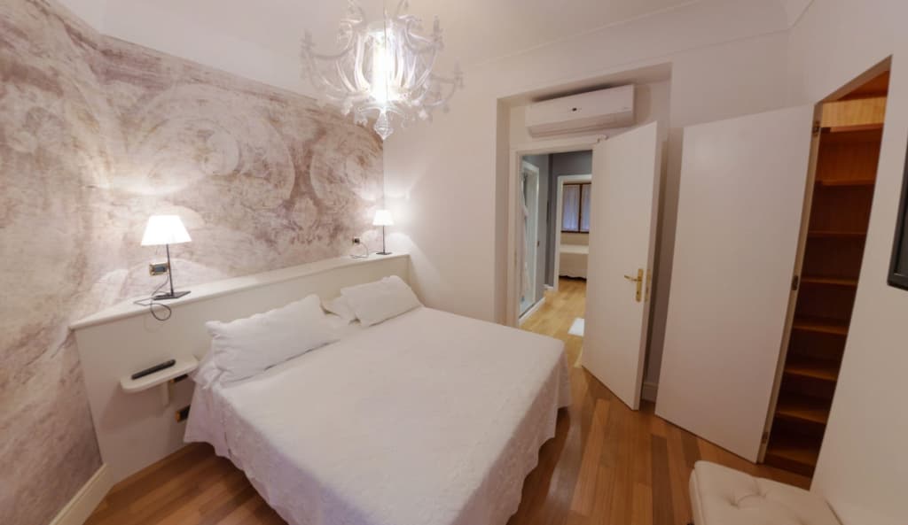 Loft Double Suite full double bed