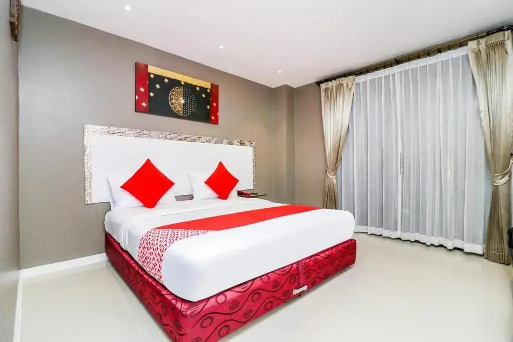 Deluxe Pool Access Double room full double bed