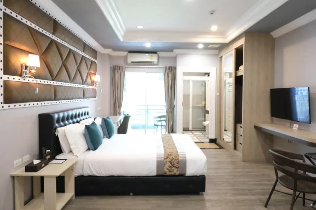 Standard Double Studio full double bed
