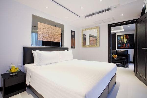 1 Bedroom Superior Double Suite with balcony full double bed