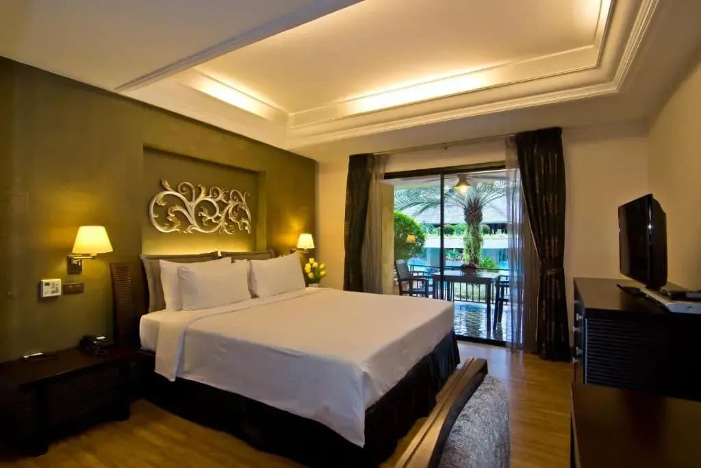 Deluxe Pool Access Double room full double bed