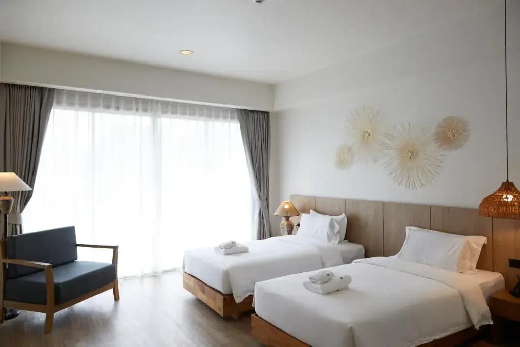 Deluxe Double room with city view full double bed