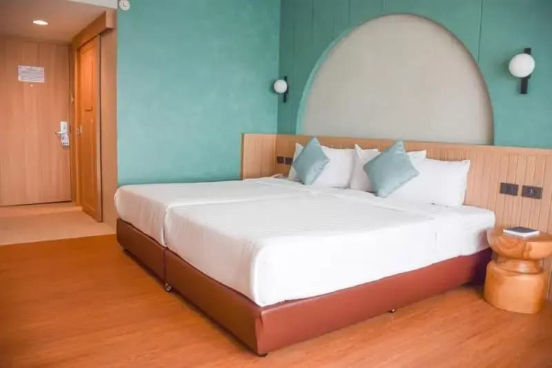Deluxe Double room with balcony and with sea view full double bed