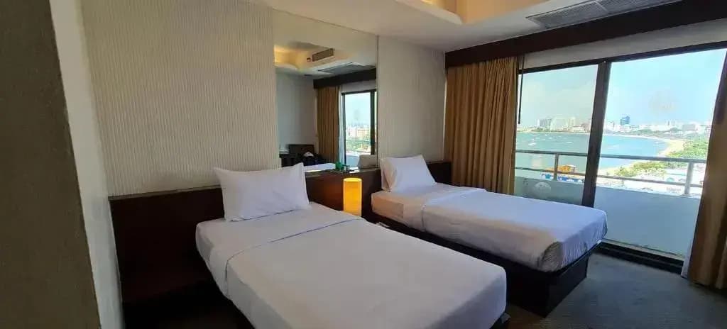 Deluxe Double room with sea view twin beds