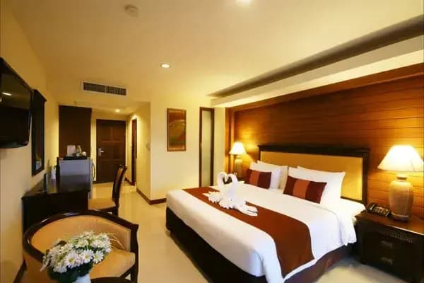 Deluxe Double Suite full double bed
