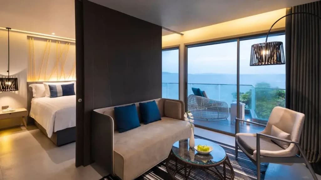 Double Suite with sea view full double bed