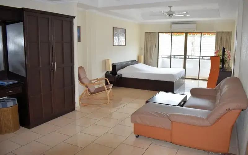 Double Suite with balcony full double bed