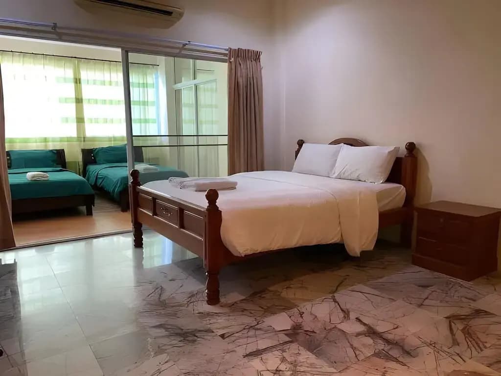 Family Quadruple Apartment