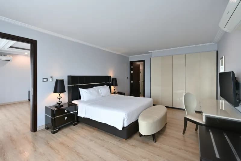 1 Bedroom Executive Suite