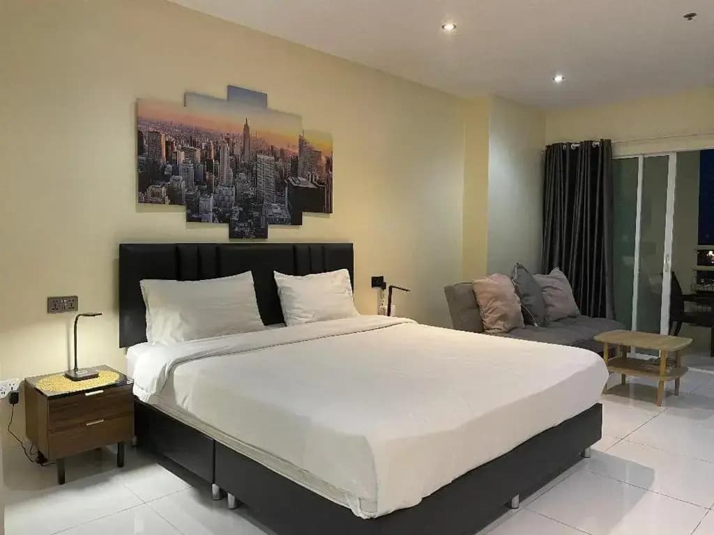 Double Studio Apartment with sea view full double bed