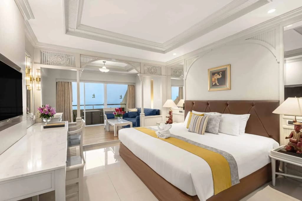 Double Mini Suite Plus with sea view full double bed