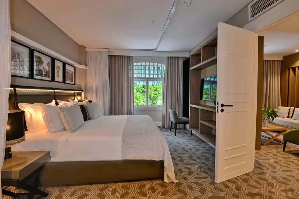 Royal Batoka Suite