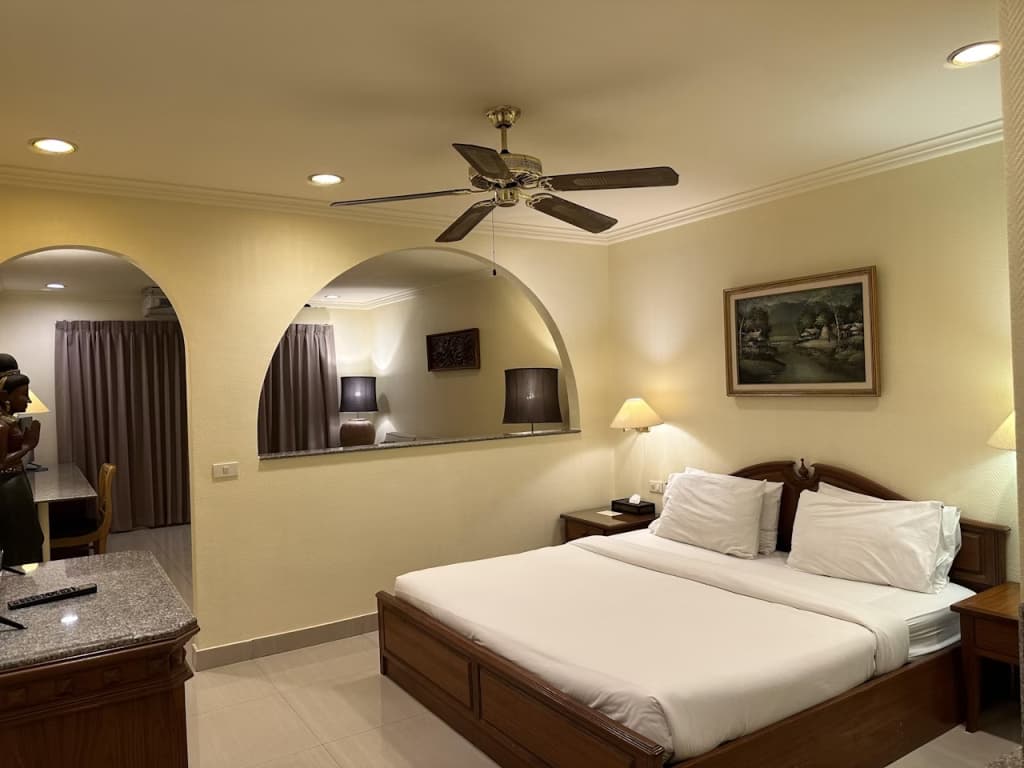 Executive Double Suite full double bed