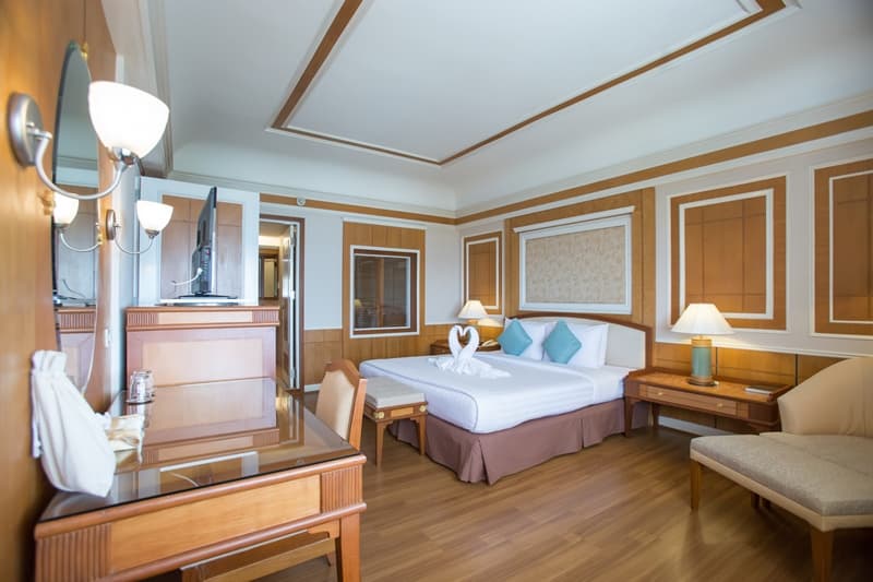 1 Bedroom Presidential Double Suite with sea view full double bed