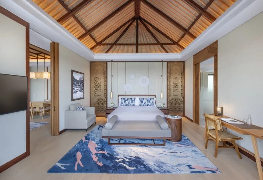 Peninsula Pool Villa with sea view