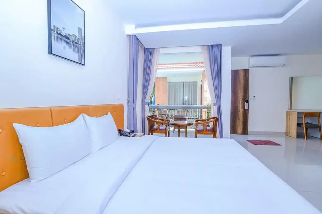 Connecting Villa with pool view