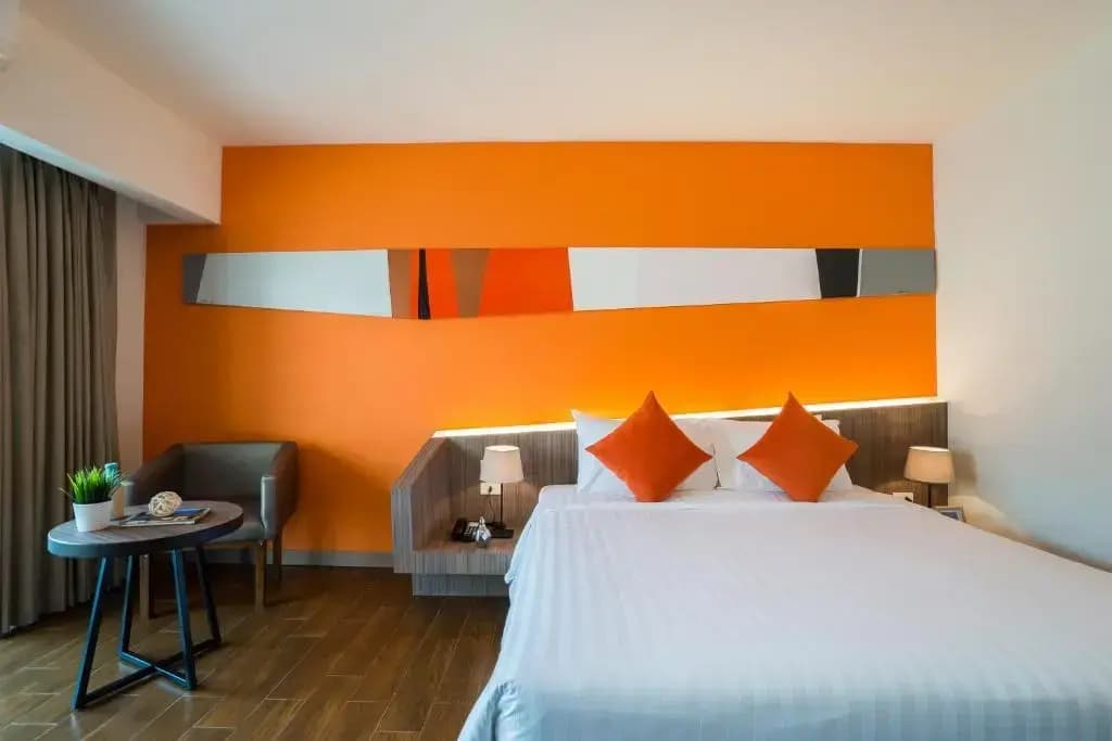 Deluxe Double room with pool view full double bed