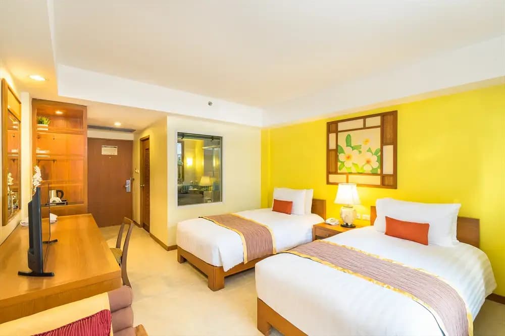 Standard Pool Wing Double room twin beds