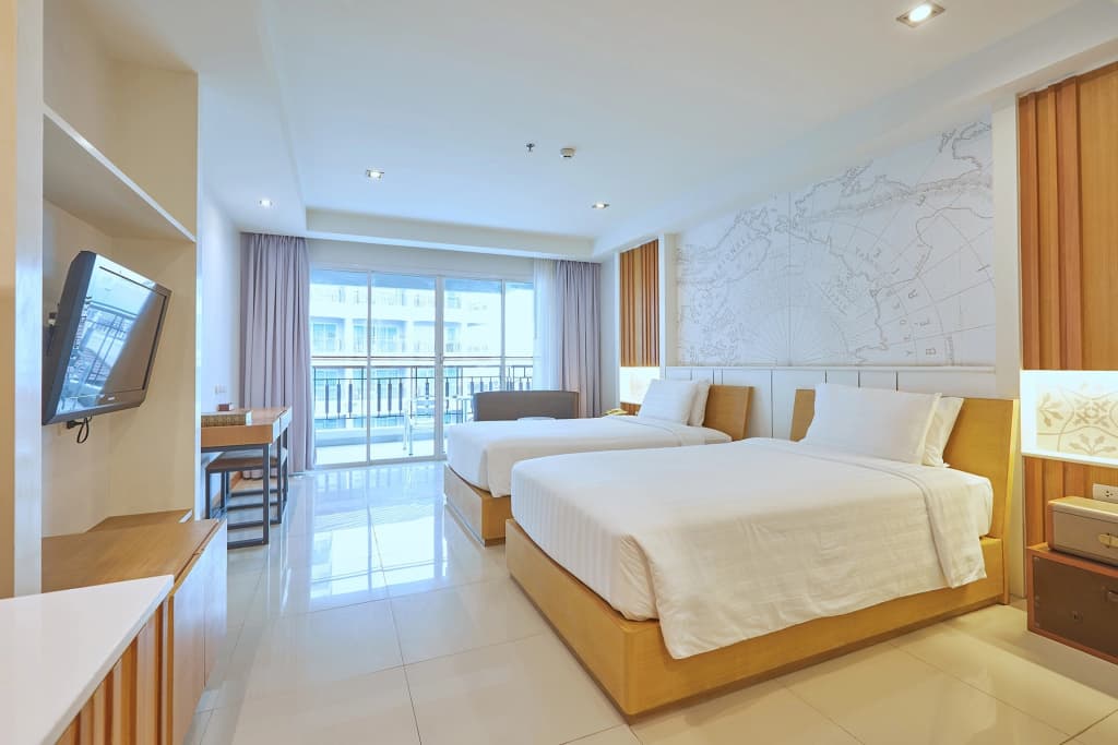 Deluxe High Floor Double room twin beds