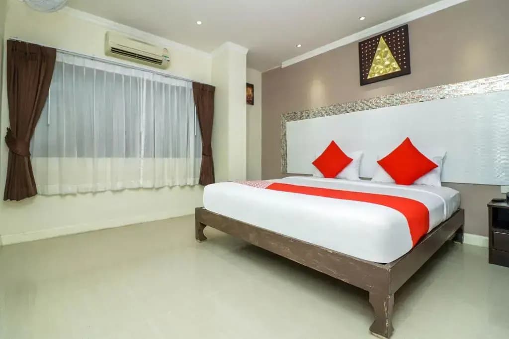 1 Bedroom Double Suite full double bed