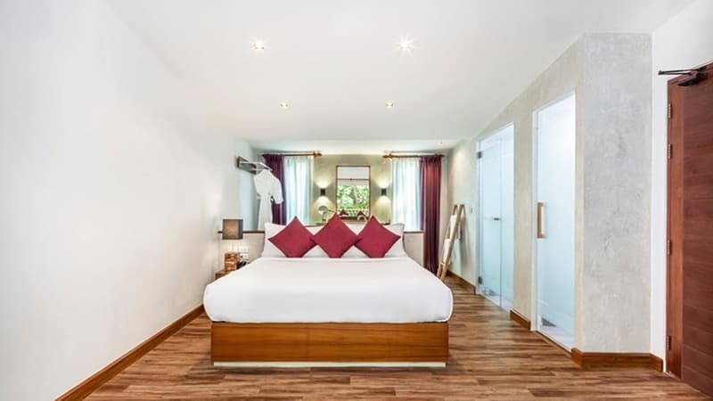 Garden Double Suite full double bed