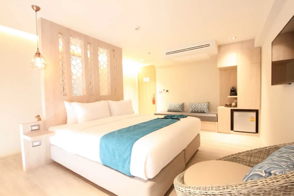 Grand Deluxe Corner Double room full double bed