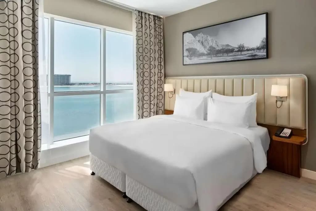 Double Junior Suite with sea view full double bed