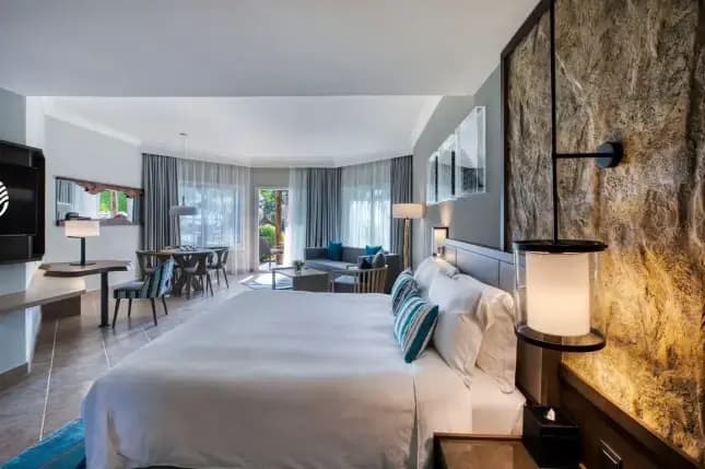 With Terrace Double Suite with garden view full double bed